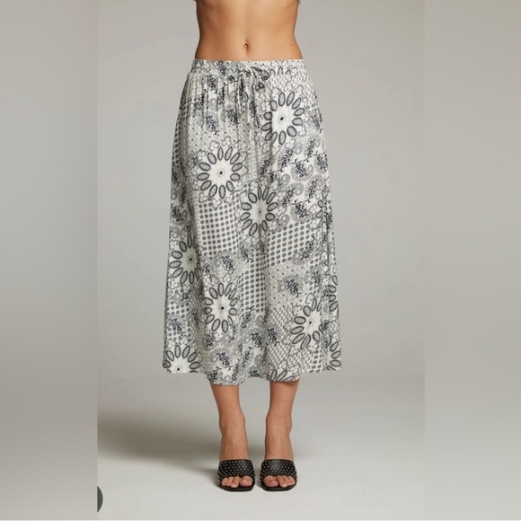 Chaser Rhythm Paisley Bandana Button Down& Darby Paisley Midi Skirt - Picture 6 of 8